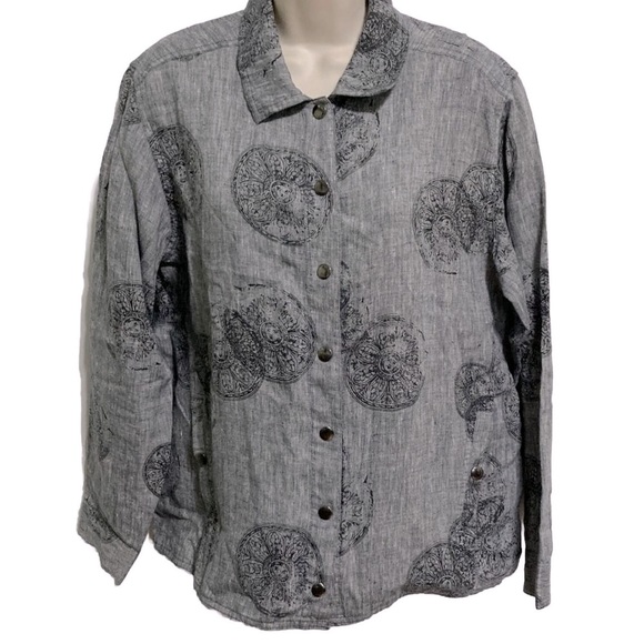 CHICOS Design Gray Black Medallions Snap Front LINEN Long Sleeves Medium Size 1 - Picture 4 of 16